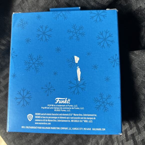 Funko Pop Phoebe Buffay Friends Tv Show Smelly Cat Guitar Hallmark Exclusive - Picture 2 of 4